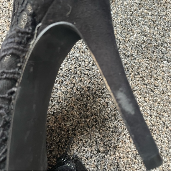 Elle Lace Platform Pumps - Picture 5 of 9